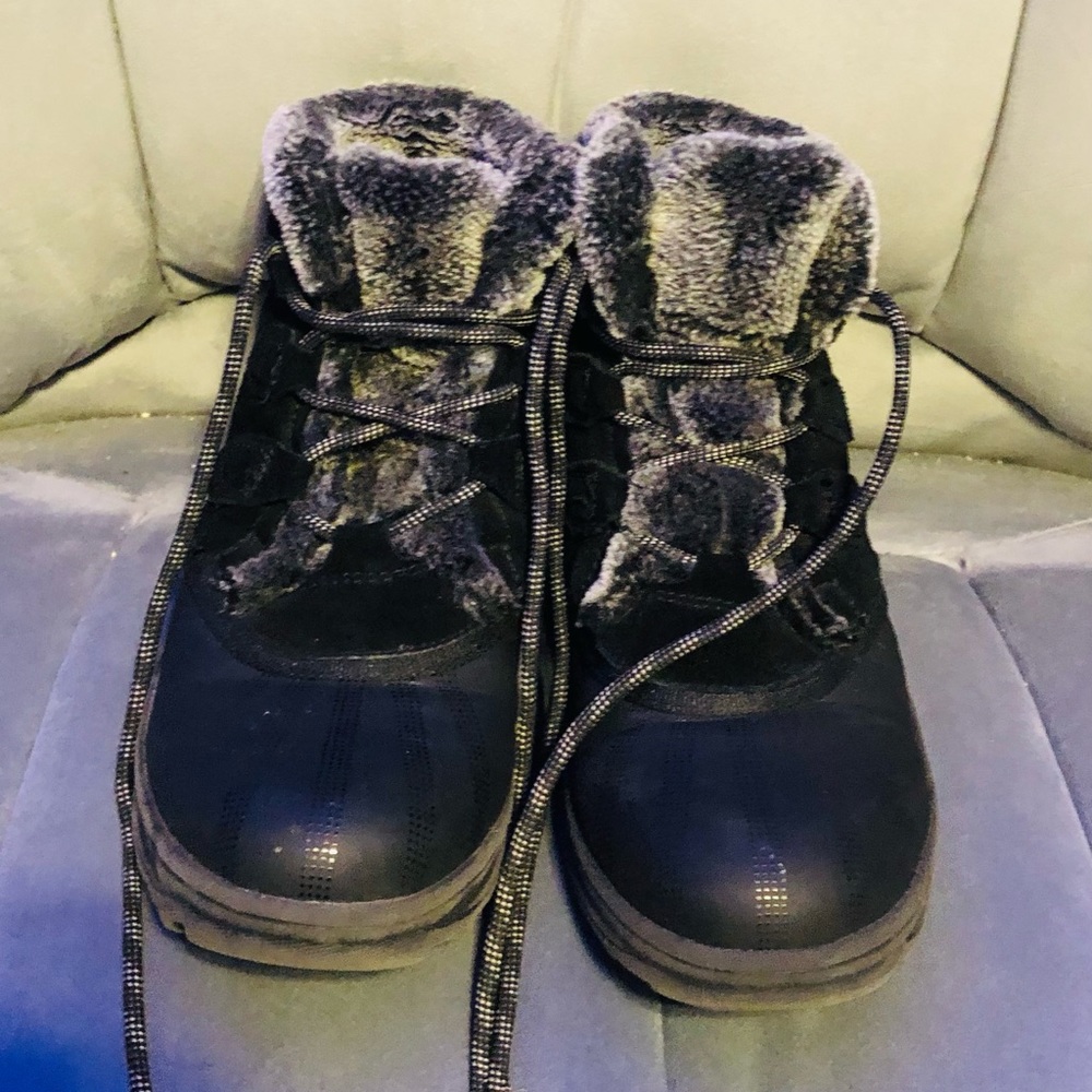 Like Brand New, barely worn All Weather,  Waterproof Baretrap Boots